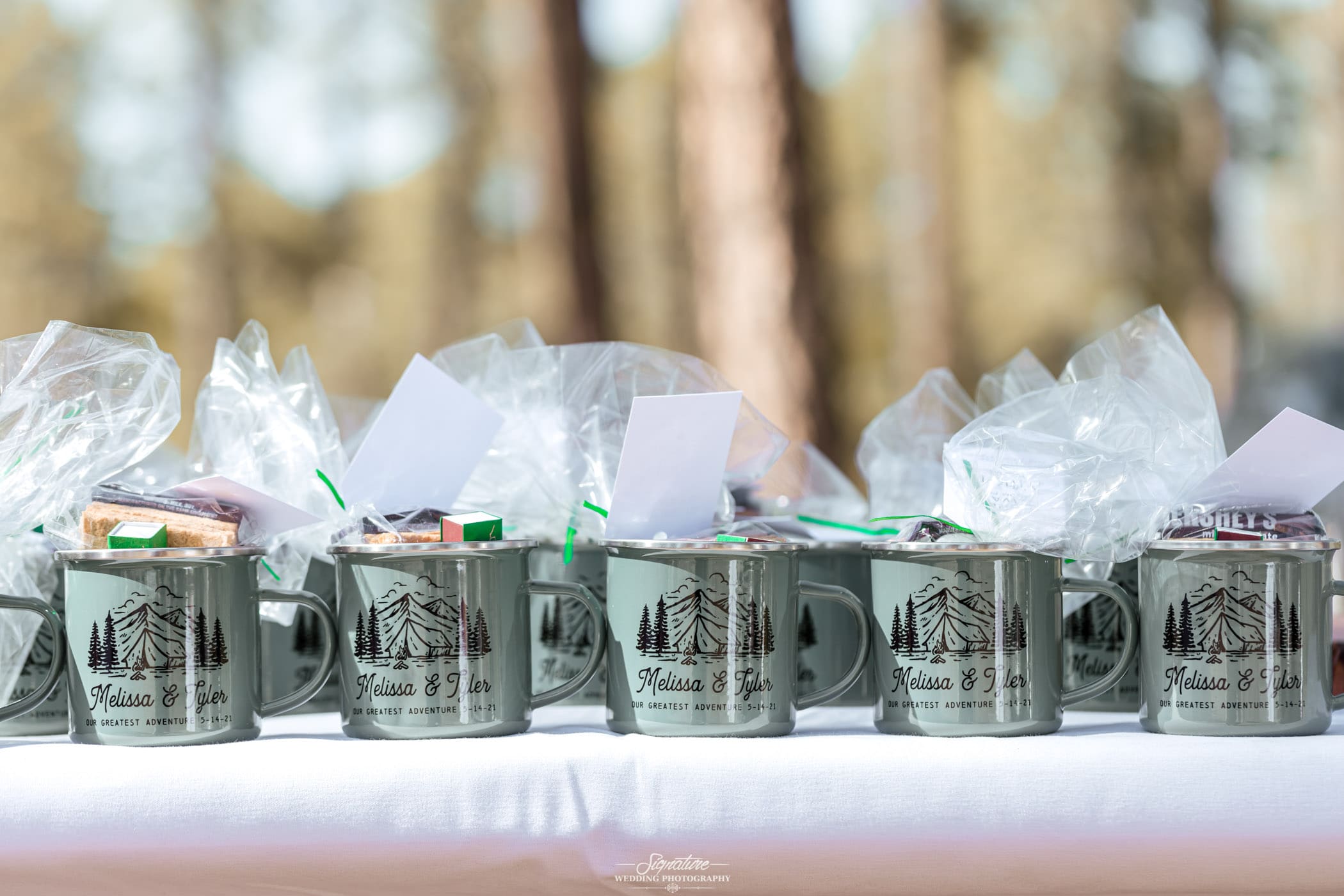 Coffee mug wedding favors table